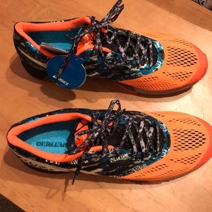 Asice Men’s Athletics size 12 shoe White/orange